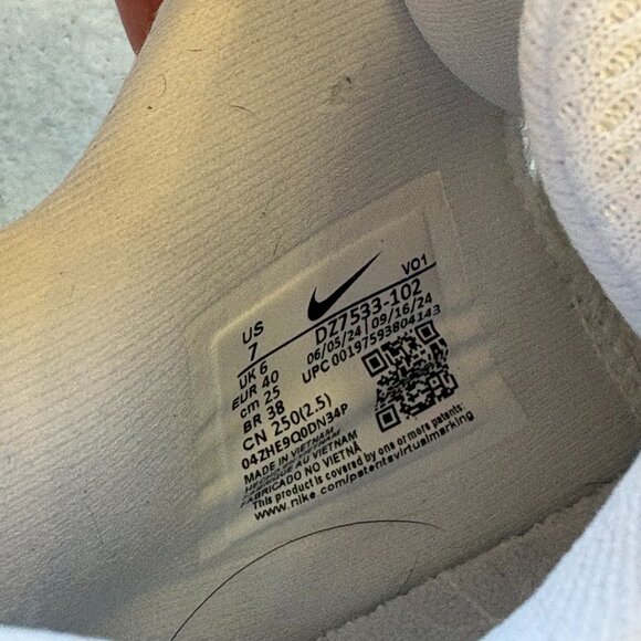 Nike Basketball Shoes - Mens size 7 - Fit women size 8 - Picture 3 of 3